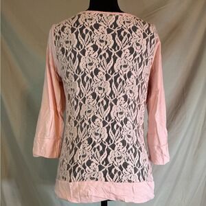 GUESS‎ Women's Floral Lace Back Top 🌸